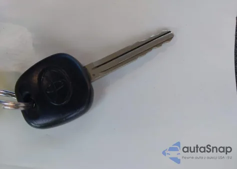 2004 Toyota Sienna Le z USA, uszkodzony, nr VIN 5TDZA23C94S009787